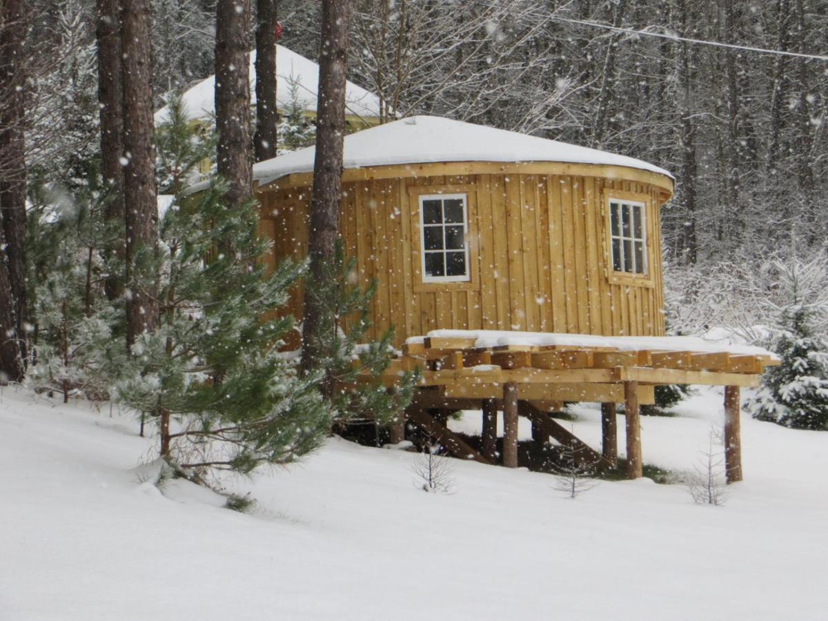 La Maison Sous Les Arbres Saint Roch de Mekinac Bagian luar foto